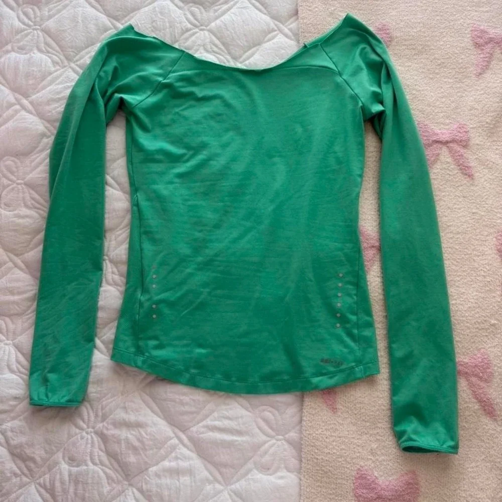 Nike top tagged
